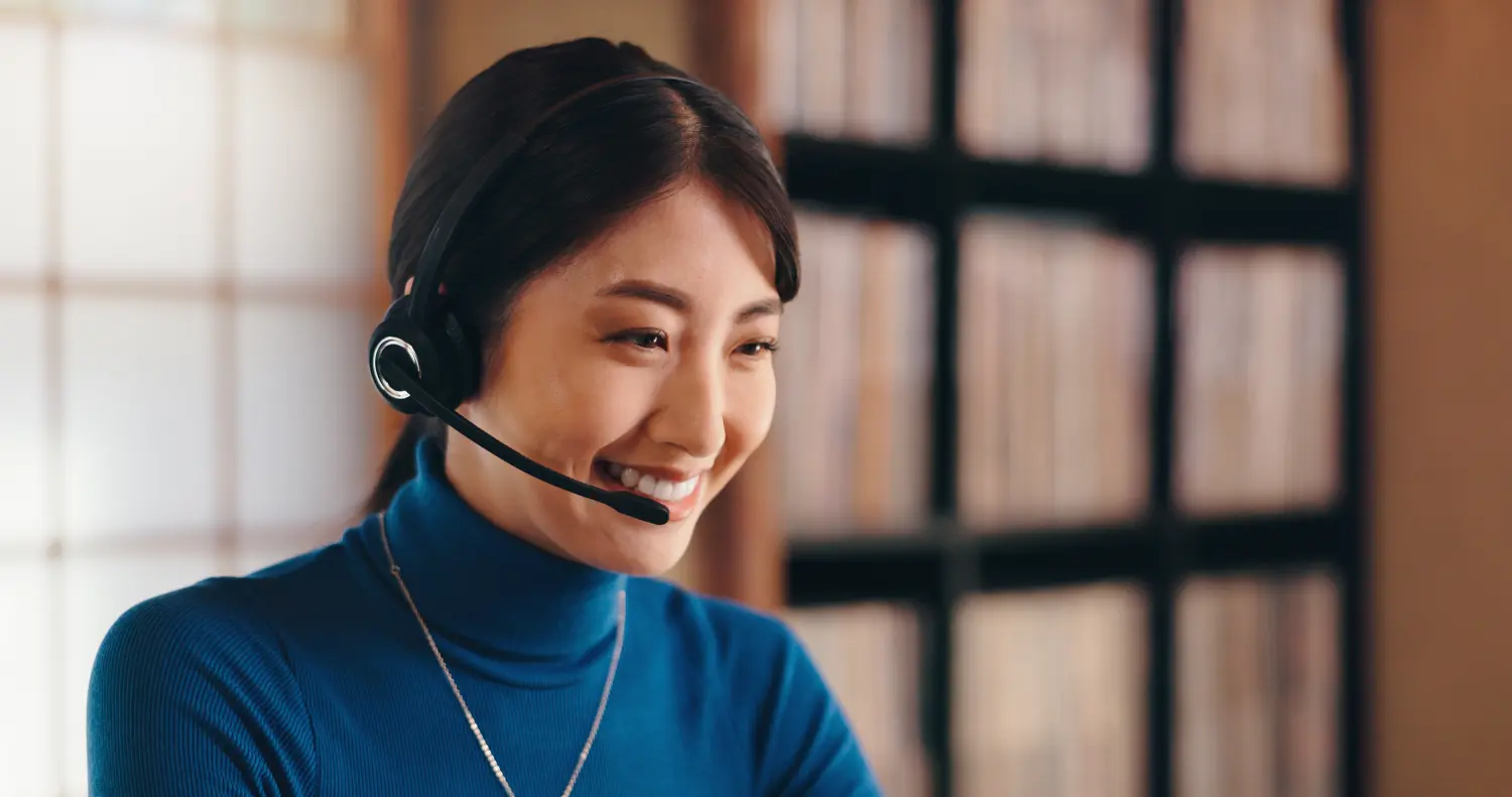 Kundenservice, Headset oder asiatische Frau im Callcenter